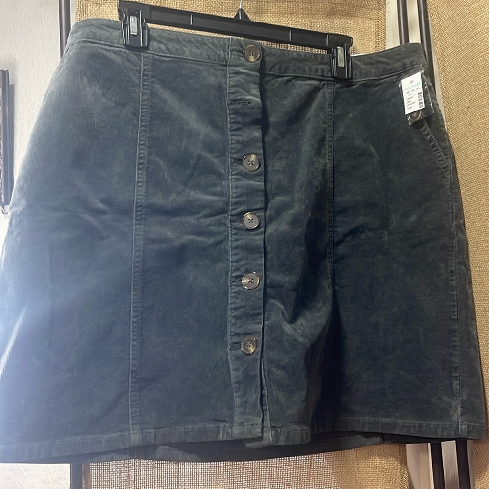 Ladies Skirt‎